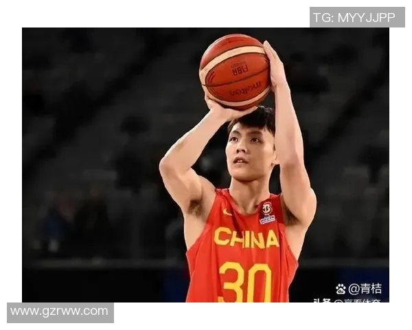 中国196厘米足球明星的崛起与挑战揭秘他在国际赛场上的辉煌表现与未来展望 中国196厘米足球明星的崛起与挑战揭秘他在国际赛场上的辉煌表现与未来展望