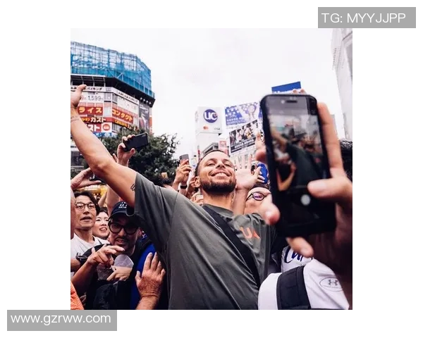 在街头偶遇足球明星费莱尼的惊喜时刻与难忘瞬间