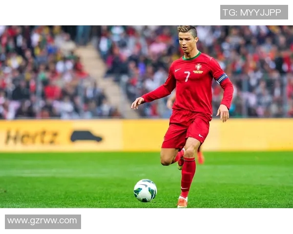 足球明星的高清影像艺术作品展现他们的魅力与风采 足球明星的高清影像艺术作品展现他们的魅力与风采