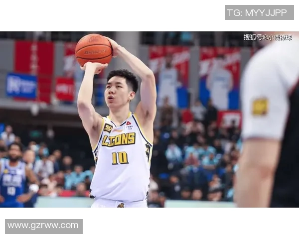 朱俊龙的成长之路与奋斗精神探讨:从青涩少年到职场精英的蜕变历程